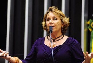 Deputada lista qualidades que faltariam a Bolsonaro após fala contra ministro da Saúde