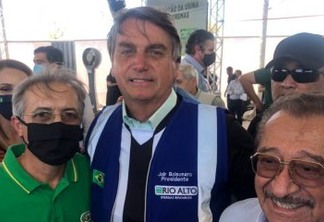 DOMINGUEIRA GALDINIANA: Senador Maranhão fez barba, cabelo e bigode na visita de Bolsonaro - Por Rui Galdino
