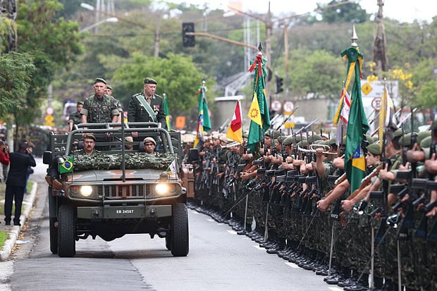 desfile-civico-militares