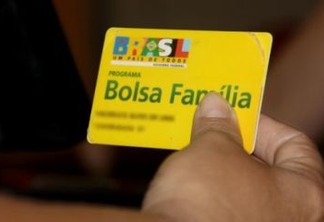 Jair Bolsonaro edita Medida Provisória que prevê pagamento do 13º do Bolsa Família a partir deste ano