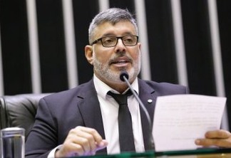 Alexandre Frota indeniza Chico Buarque em R$ 50 mil após condenação