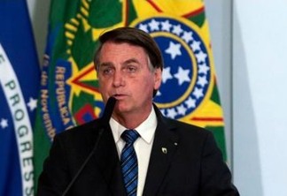 Bolsonaro ignora testes encalhados e culpa governadores: 'Todo o material foi enviado para Estados e municípios'