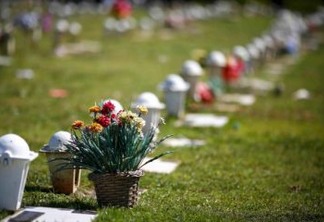 Brasil registra 483 mortes por covid-19 no feriado de Natal, aponta consórcio de imprensa