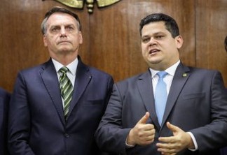 Após quase 20 dias de apagão, Bolsonaro avalia ir ao Amapá, diz TV