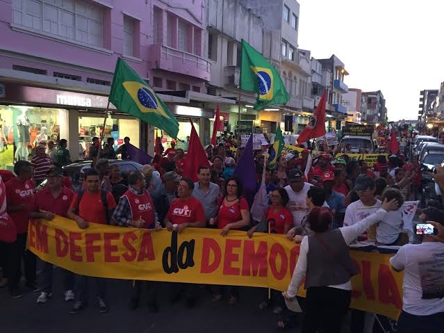 marcha pela democracia